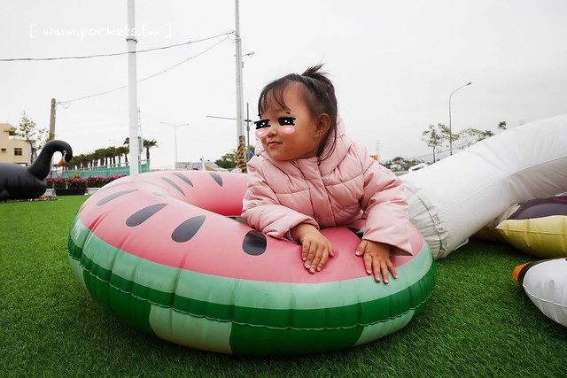HAO YU 好悠咖啡｜田中超夯的IG打卡熱門景點，可愛又夢幻的彩虹貨櫃屋咖啡，喝下午茶遛小孩的好地方(已歇業) @飛天璇的口袋