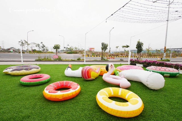 HAO YU 好悠咖啡｜田中超夯的IG打卡熱門景點，可愛又夢幻的彩虹貨櫃屋咖啡，喝下午茶遛小孩的好地方(已歇業) @飛天璇的口袋