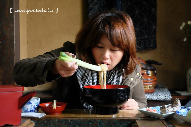 大內宿三澤屋┃福島美食推薦：你用過大蔥吃蕎麥麵嗎？保證吃過一次就難忘，吃完再帶你逛逛大內宿老街 @飛天璇的口袋