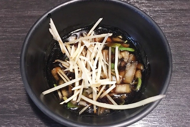 牛老總涮牛肉火鍋｜使用溫體牛肉，食材新鮮有誠意，老店新開魅力不減，台中宵夜也有好去處 @飛天璇的口袋