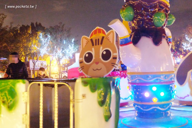 2017豐慶燈景賀新年-花都山城亮藝點┃豐原：葫蘆墩公園體驗不一樣的燈藝饗宴，由國際級大師所設計，花博四寶也亮相，還有小孩超愛的咖啡杯和小火車 @飛天璇的口袋