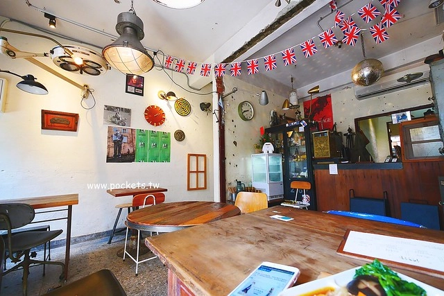 做作米食寓┃台中西區美食：有滿滿收藏品的藝文空間，賣著充滿溫度的米食料理，鄰近向上市場和家湯溫度 @飛天璇的口袋