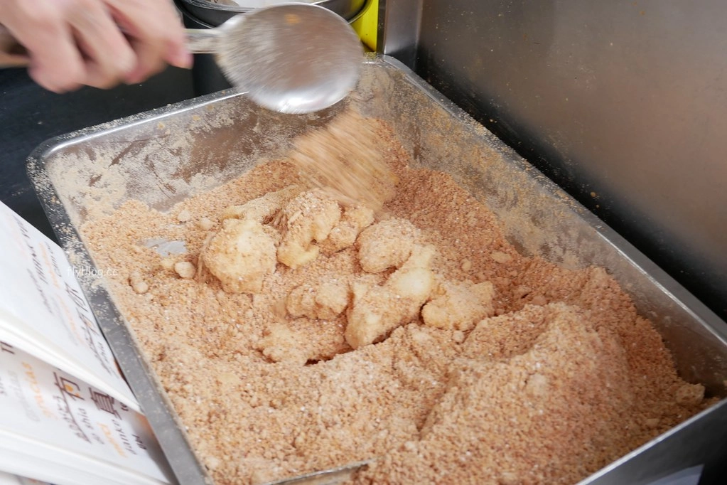 堂記糯米炸｜彰化古早味傳統美食，在地人和電視媒體都推薦的堂記糯米炸 @飛天璇的口袋