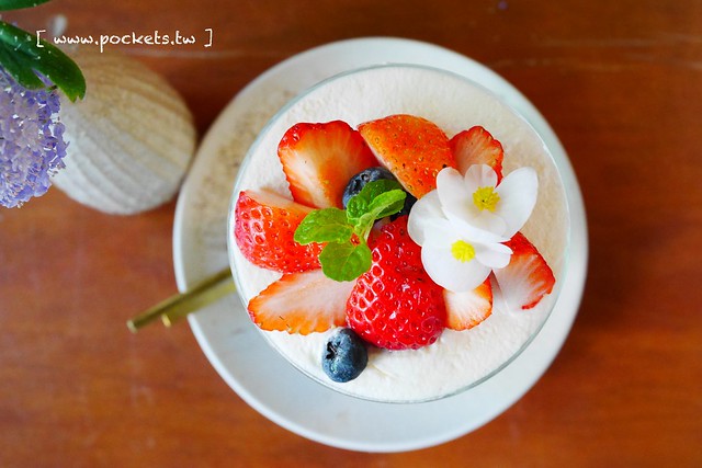 Yokoneco松鼠食堂．リスの食堂┃台中西區美食：只接受FB預約的隱密餐廳，結合花藝和美食，餐點走的是家常味 @飛天璇的口袋