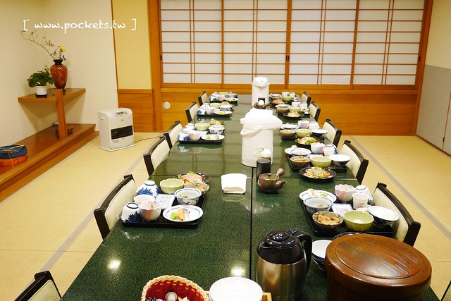 內田屋旅館．Uchidaya┃福島住宿推薦：擁有140年歷史的老旅館，位於圓藏寺旁邊，一泊二食+露天風呂，飯店備有免費wifi，老闆娘服務親切 @飛天璇的口袋