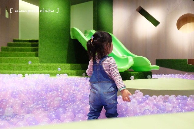 Hide&Seek嘻遊聚親子餐廳┃台中西屯美食：使用德國HABA頂級無毒遊具，沙坑、球池、溜滑梯&hellip;讓小孩子賴著不走的遊戲天堂，餐點的表現也不錯 @飛天璇的口袋