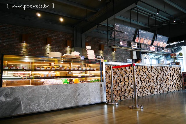 雲林崙背｜千巧谷牛樂園牧場：結合沙坑、餵魚、美食、牧場，適合親子旅遊的地點 @飛天璇的口袋