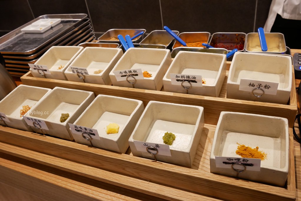 銀座篝拉麵｜銀座東京米其林紅色指南推薦，海外第一間分店台中三井outlet @飛天璇的口袋