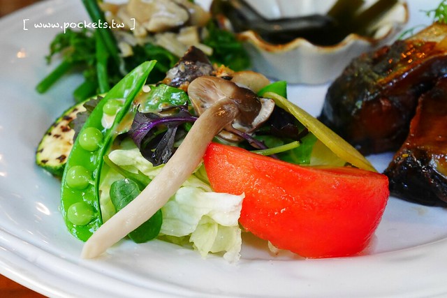 Yokoneco松鼠食堂．リスの食堂┃台中西區美食：只接受FB預約的隱密餐廳，結合花藝和美食，餐點走的是家常味 @飛天璇的口袋