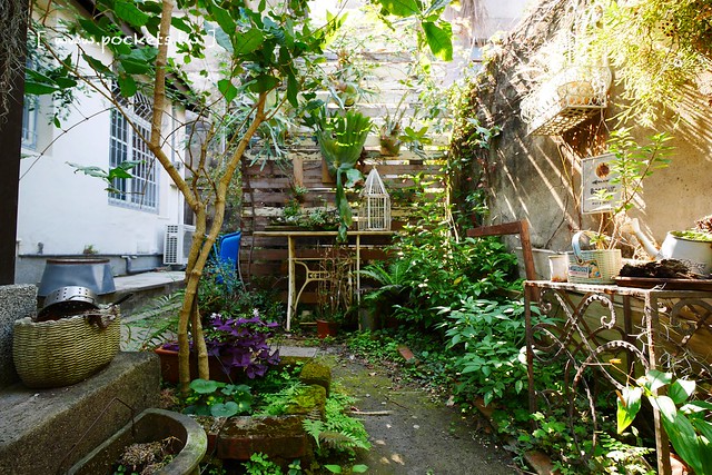 Yokoneco松鼠食堂．リスの食堂┃台中西區美食：只接受FB預約的隱密餐廳，結合花藝和美食，餐點走的是家常味 @飛天璇的口袋