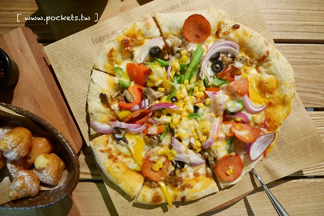 Q Garden Cafe｜有如置身南歐花園的浪漫氛圍，集合早午餐、咖啡、披薩和進口傢俱花器，彰化超漂亮IG打卡新景點(已停業) @飛天璇的口袋