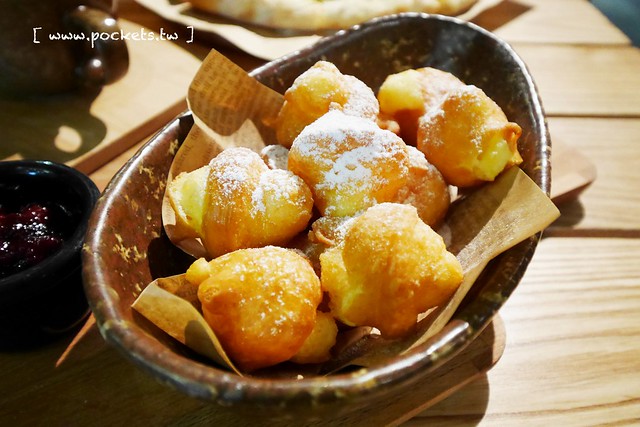 Q Garden Cafe｜有如置身南歐花園的浪漫氛圍，集合早午餐、咖啡、披薩和進口傢俱花器，彰化超漂亮IG打卡新景點(已停業) @飛天璇的口袋