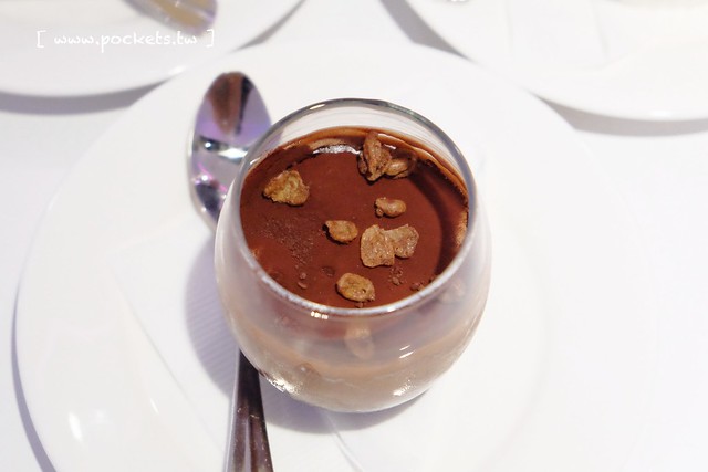 X Burger ┃台中南屯美食：台中最具現代感的美式餐廳，早午餐、晚餐、宵夜&hellip;一應俱全，夜貓子宵夜時段的好選擇 @飛天璇的口袋