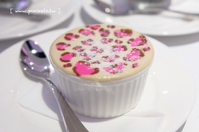 X Burger ┃台中南屯美食：台中最具現代感的美式餐廳，早午餐、晚餐、宵夜&hellip;一應俱全，夜貓子宵夜時段的好選擇 @飛天璇的口袋