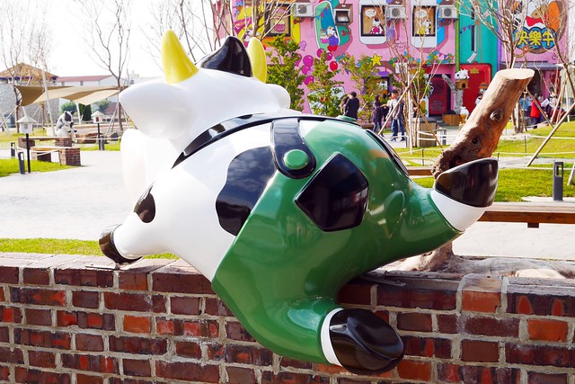 雲林崙背｜千巧谷牛樂園牧場：結合沙坑、餵魚、美食、牧場，適合親子旅遊的地點 @飛天璇的口袋