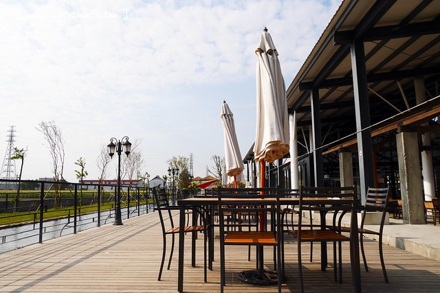 雲林崙背｜千巧谷牛樂園牧場：結合沙坑、餵魚、美食、牧場，適合親子旅遊的地點 @飛天璇的口袋