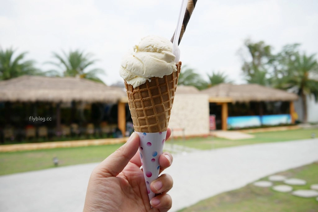 琉璃仙境｜員林超夯拍照景點琉璃仙境，魔戒哈比村、峇里島風餐廳、哥德式教堂、希臘式建築、沙坑大草皮 @飛天璇的口袋