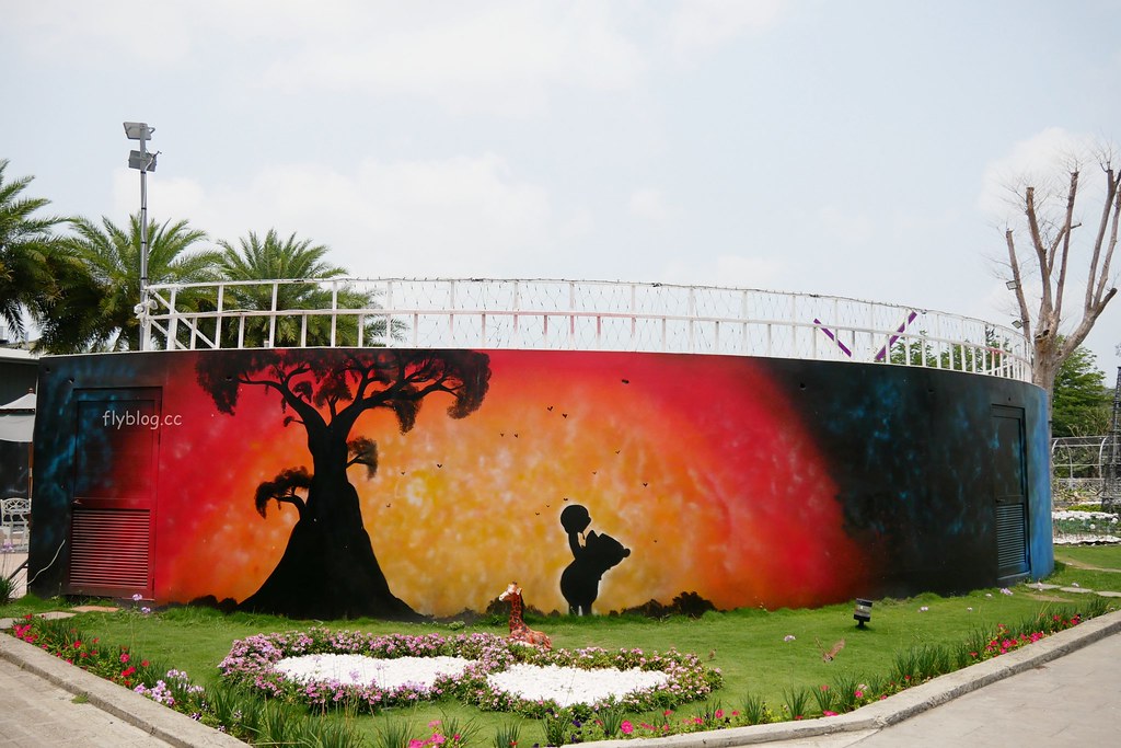 琉璃仙境｜員林超夯拍照景點琉璃仙境，魔戒哈比村、峇里島風餐廳、哥德式教堂、希臘式建築、沙坑大草皮 @飛天璇的口袋