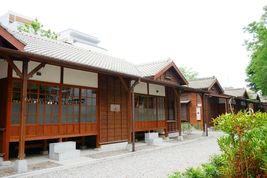 清水國小日式宿舍群｜欣賞和洋折衷建築之美，全台第一座校園古蹟，還有附設遊樂場可以遛小孩 @飛天璇的口袋