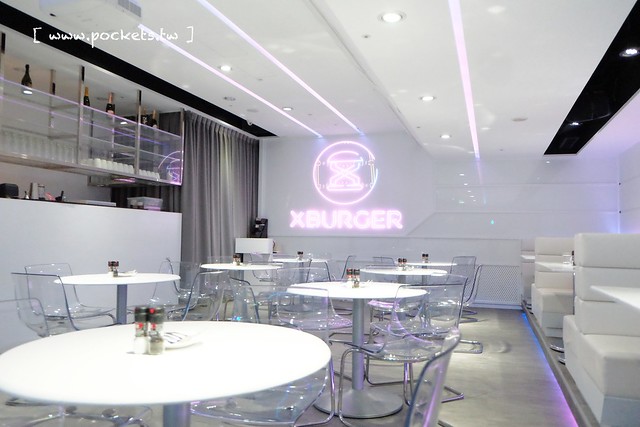X Burger ┃台中南屯美食：台中最具現代感的美式餐廳，早午餐、晚餐、宵夜&hellip;一應俱全，夜貓子宵夜時段的好選擇 @飛天璇的口袋