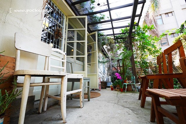 Yokoneco松鼠食堂．リスの食堂┃台中西區美食：只接受FB預約的隱密餐廳，結合花藝和美食，餐點走的是家常味 @飛天璇的口袋