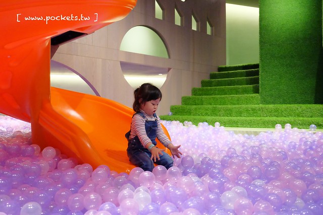 Hide&Seek嘻遊聚親子餐廳┃台中西屯美食：使用德國HABA頂級無毒遊具，沙坑、球池、溜滑梯&hellip;讓小孩子賴著不走的遊戲天堂，餐點的表現也不錯 @飛天璇的口袋