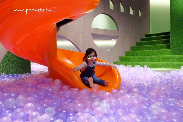 Hide&Seek嘻遊聚親子餐廳┃台中西屯美食：使用德國HABA頂級無毒遊具，沙坑、球池、溜滑梯&hellip;讓小孩子賴著不走的遊戲天堂，餐點的表現也不錯 @飛天璇的口袋