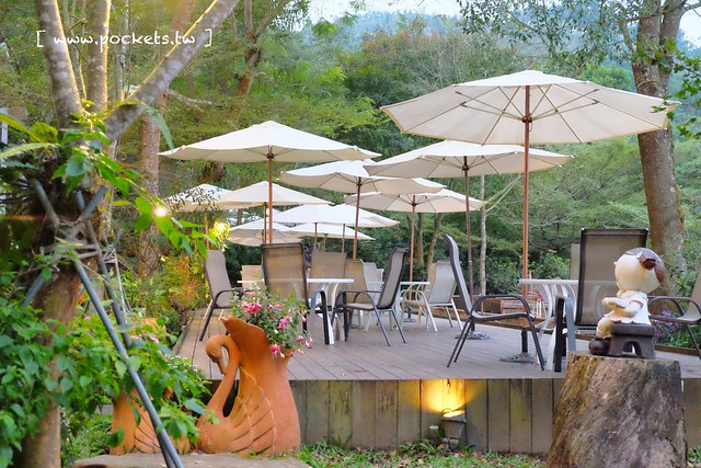 台中新社｜桃李河畔．新社著名景觀餐廳，浪漫森林玻璃屋 @飛天璇的口袋