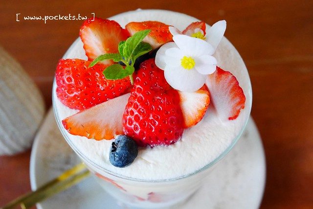 Yokoneco松鼠食堂．リスの食堂┃台中西區美食：只接受FB預約的隱密餐廳，結合花藝和美食，餐點走的是家常味 @飛天璇的口袋