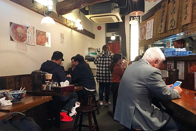 【日本東京】銀座梵天拉麵．Ginzabonten~醬油味噌湯頭為主的麵，銀座一丁目10出口旁，還有少見的酸辣麵是濃濃的台式風味 @飛天璇的口袋