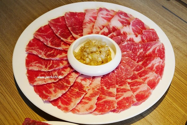 【台中南屯】屋馬文心店~觀光客指定要吃的台中必吃美食，浴火重生的「屋馬文心店」 @飛天璇的口袋