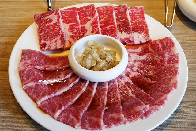 【台中南屯】屋馬文心店~觀光客指定要吃的台中必吃美食，浴火重生的「屋馬文心店」 @飛天璇的口袋