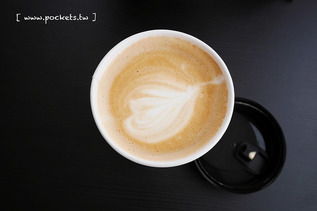 HAO YU 好悠咖啡｜田中超夯的IG打卡熱門景點，可愛又夢幻的彩虹貨櫃屋咖啡，喝下午茶遛小孩的好地方(已歇業) @飛天璇的口袋