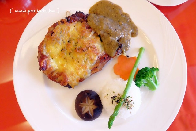 台中新社｜桃李河畔．新社著名景觀餐廳，浪漫森林玻璃屋 @飛天璇的口袋