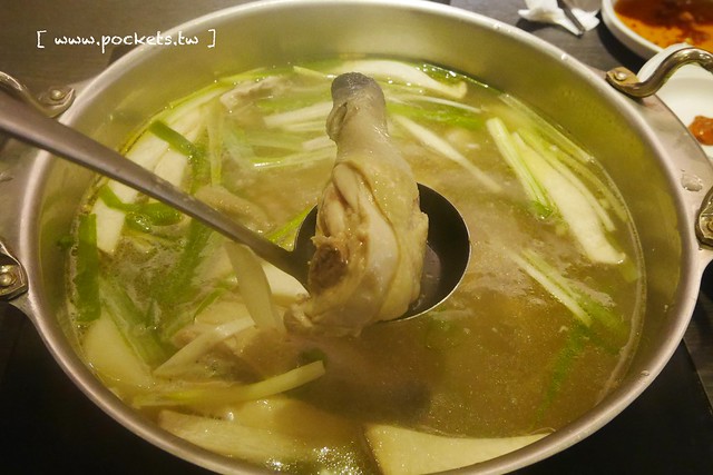 孔陵一隻雞｜不用坐飛機就可以吃到韓國必吃一隻雞，平日用餐贈送海苔雞蛋粥，捷運忠孝復興站步行5分鐘 @飛天璇的口袋