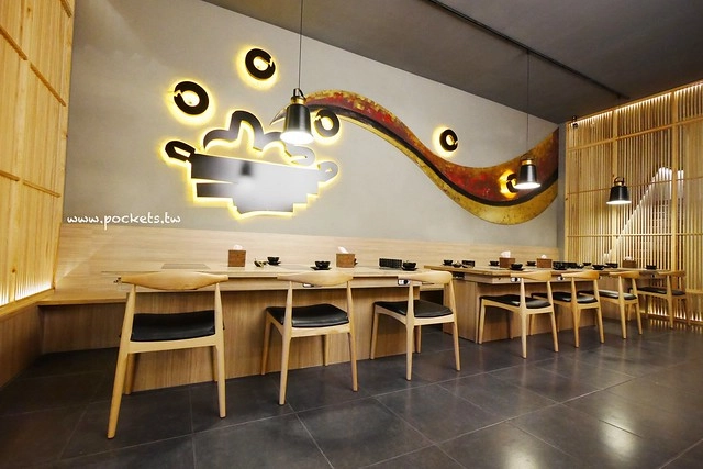 【台中南屯】灰鴿：台中CP值超高的火鍋餐廳，幾歲生日送幾隻蝦 @飛天璇的口袋