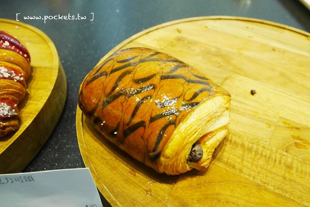 台中西區｜CJSJ法式甜點概念店．法國甜點米其林師傅領軍，草悟道散步美食 @飛天璇的口袋