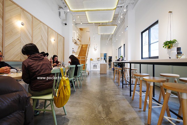 台中西屯｜Ivette cafe，座落於秋紅谷公園旁的貴婦級早午餐店，Tiffany藍的裝潢環境明亮 @飛天璇的口袋