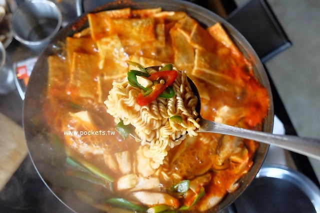 Pocha韓式熱炒3店┃台中西屯美食：從台北下來的韓式餐廳連鎖店，三五好友和公司聚餐的新據點，鄰近朝馬和秋紅谷公園 @飛天璇的口袋