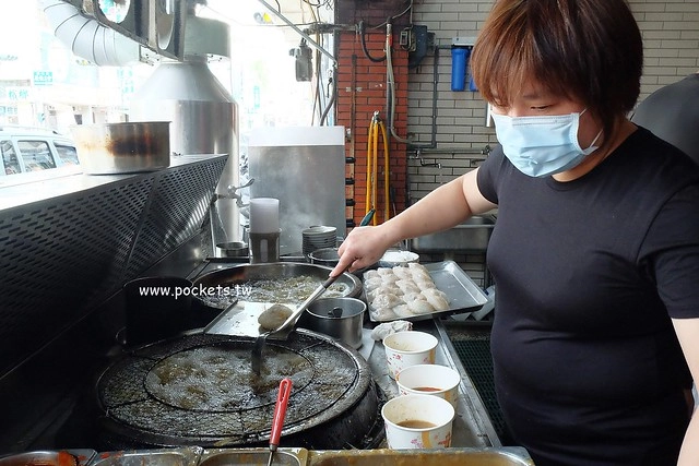 彰化美食｜阿三肉圓．彰化肉圓節雙料冠軍，包著干貝的酥皮肉圓 @飛天璇的口袋