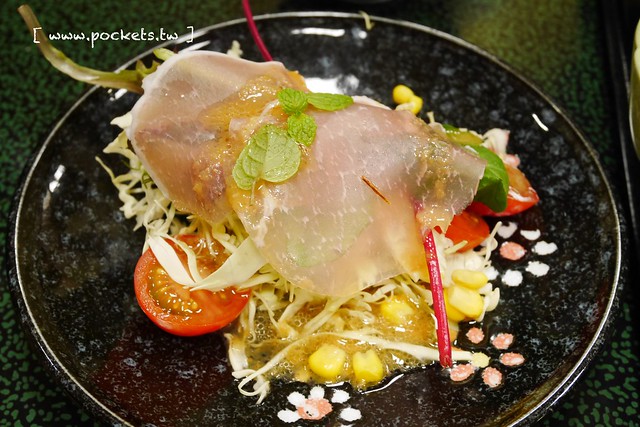 內田屋旅館．Uchidaya┃福島住宿推薦：擁有140年歷史的老旅館，位於圓藏寺旁邊，一泊二食+露天風呂，飯店備有免費wifi，老闆娘服務親切 @飛天璇的口袋