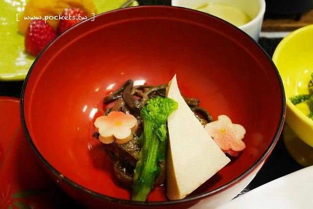 內田屋旅館．Uchidaya┃福島住宿推薦：擁有140年歷史的老旅館，位於圓藏寺旁邊，一泊二食+露天風呂，飯店備有免費wifi，老闆娘服務親切 @飛天璇的口袋