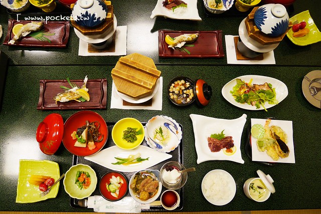 內田屋旅館．Uchidaya┃福島住宿推薦：擁有140年歷史的老旅館，位於圓藏寺旁邊，一泊二食+露天風呂，飯店備有免費wifi，老闆娘服務親切 @飛天璇的口袋