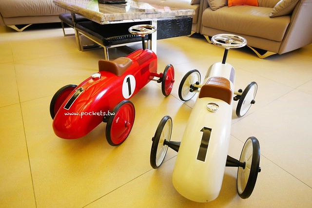 埃及白宮┃宜蘭親子民宿：溜滑梯主題套房，還有游泳池、電動車、下午茶和豐盛早餐，一入住就賴著不想走的小孩天堂 @飛天璇的口袋