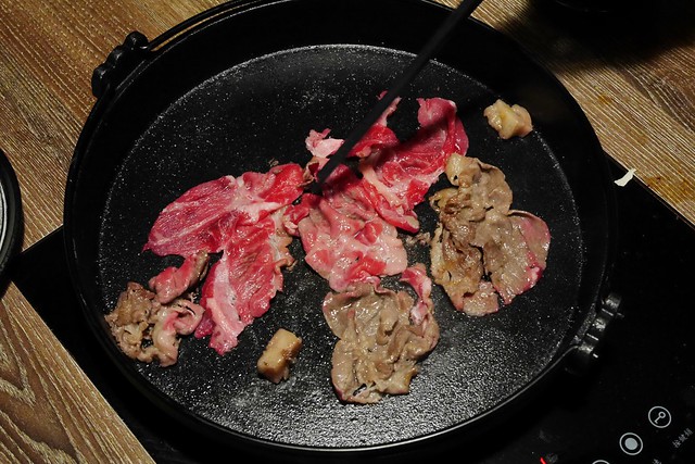 牧沐苑精緻麻辣火鍋┃台中西屯美食：麻辣火鍋中的精品店，美國Prime牛肉、澳洲M9和牛、各式生猛海鮮、專業吃法壽喜燒新上市！ @飛天璇的口袋