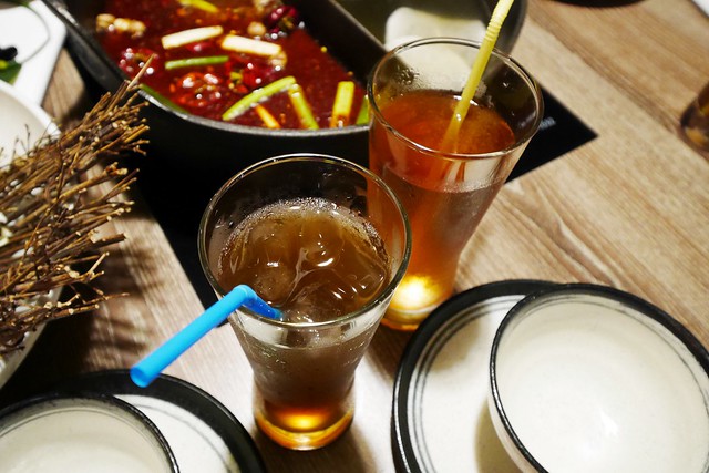 牧沐苑精緻麻辣火鍋┃台中西屯美食：麻辣火鍋中的精品店，美國Prime牛肉、澳洲M9和牛、各式生猛海鮮、專業吃法壽喜燒新上市！ @飛天璇的口袋