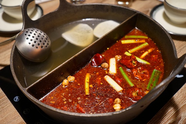 牧沐苑精緻麻辣火鍋┃台中西屯美食：麻辣火鍋中的精品店，美國Prime牛肉、澳洲M9和牛、各式生猛海鮮、專業吃法壽喜燒新上市！ @飛天璇的口袋