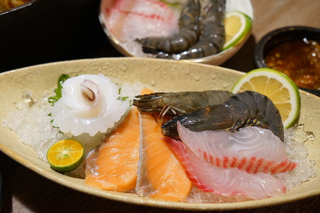 牧沐苑精緻麻辣火鍋┃台中西屯美食：麻辣火鍋中的精品店，美國Prime牛肉、澳洲M9和牛、各式生猛海鮮、專業吃法壽喜燒新上市！ @飛天璇的口袋