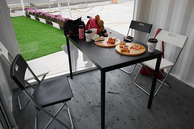 HAO YU 好悠咖啡｜田中超夯的IG打卡熱門景點，可愛又夢幻的彩虹貨櫃屋咖啡，喝下午茶遛小孩的好地方(已歇業) @飛天璇的口袋