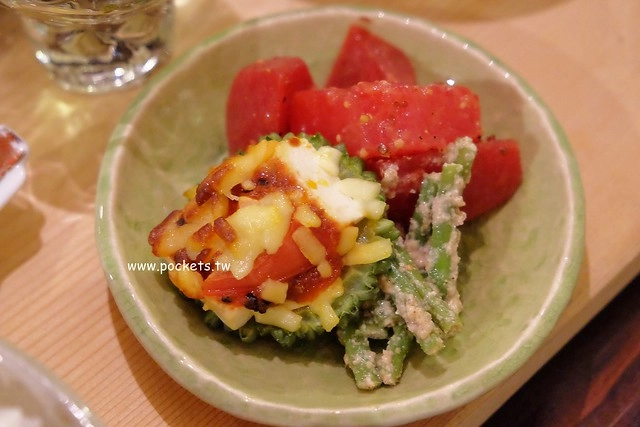 日本沖繩｜ごはん屋de SU-SU-SOON｜內行人才知道的隱藏版美食，沖繩傳統家庭料理，此次沖繩自由行最難忘的一間餐廳，美國村附近美食推薦 @飛天璇的口袋